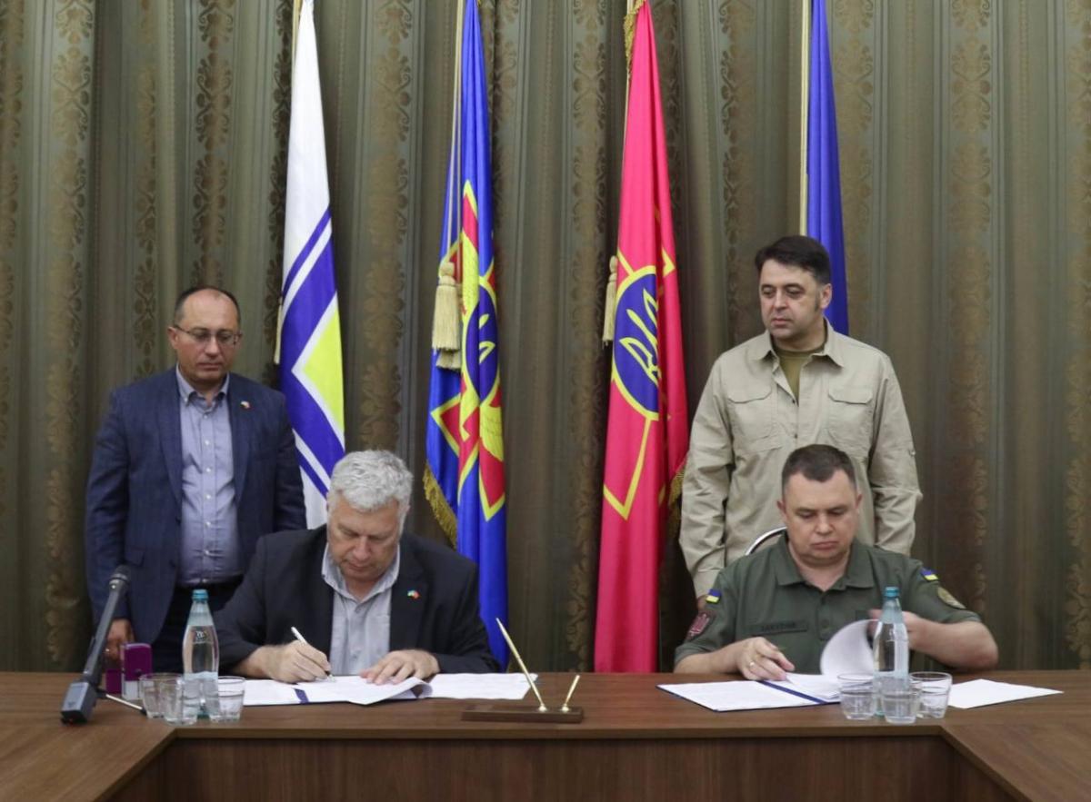 В Україні побудують сервісний центр з ремонту безпілотників "Байрактар" / фото Міноборони України В Україні побудують сервісний центр з ремонту безпілотників "Байрактар" / фото Міноборони України