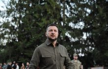 Зеленський вшанував загиблих захисників та захисниць: їхнє життя стало життям України (відео)