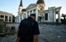 Подоляк назвал пять причин, почему россияне жестоко бьют по Одессе