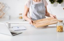 Секрет от опытных хозяюшек: лайфхак, как отмыть разделочную доску
