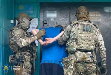 В Украине на горячем поймали предателя, который готовил подрыв железной дороги (фото)