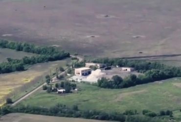 В ВСУ показали мощный прилет по россиянам (видео)