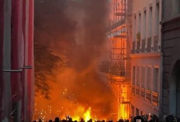 У Парижі загинув пожежник після чергової ночі заворушень