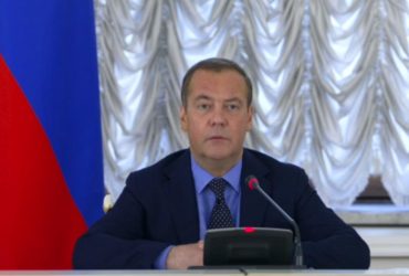 Медведєв уточнив, скільки РФ нагребла контрактників з початку року (відео)