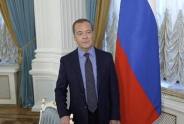 Медведєв витягнув ядерний кийок через Авдіївку