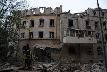 Количество жертв удара по Львову возросло, на связь до сих пор не выходит целая семья