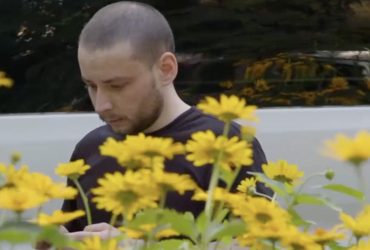 На відео потрапив щемливий дзвінок прикордонника до доньки після повернення з полону