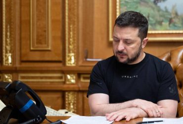 Шлях до деокупації: Зеленський підписав закон про зміну адміністративно-територіального устрою Криму