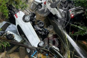 В Сочи из-за ливня появилась плотина из машин, а в Крыму видели смерч (фото, видео)