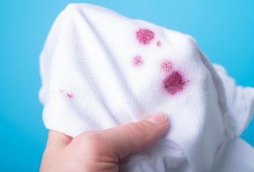 Названий 100%-спосіб відмити одяг від ягід: плями зникнуть на очах