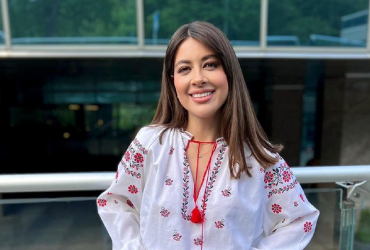 Раміна Есхакзай показала, який вигляд мала до уколів краси