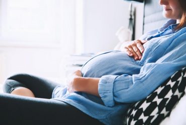 Жінки в Україні зможуть йти в декрет пізніше - рішення Ради