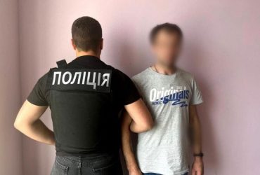 Жив під чужим імʼям: на Київщині затримали чоловіка, який вже кілька років у розшуку
