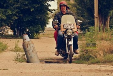 Нерозірвані ракети у дворах: журналісти показали життя під Куп'янськом (фото)