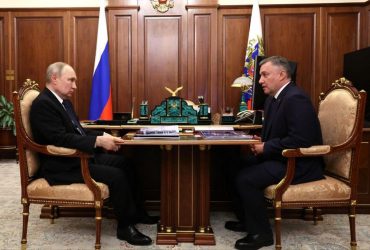 Путин попросил передать привет уничтоженным в Украине российским военным (видео)