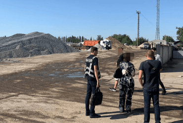 В корпорации Киевавтодор правоохранители проводят массовые обыски (фото)