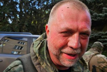 В авто екс-прем'єра ДНР Бородая прилетіло під Бахмутом (відео)