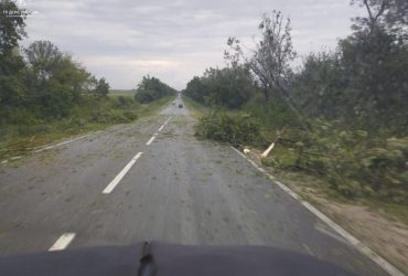 Сорванные крыши и посеченные стены: ураган с градом наделали беды на Тернопольщине (видео)