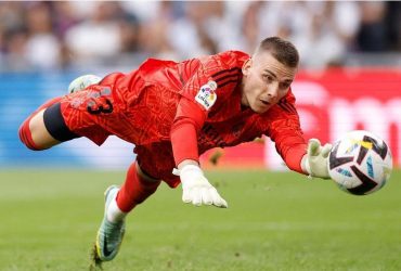 Фантастический гол бисиклетой и сейвы Лунина помогли Реалу обыграть Манчестер Юнайтед (видео)