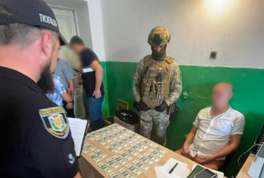 На Полтавщині члена ВЛК затримали на хабарі: деталі історії