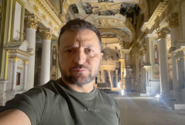 Шукаємо ППО: Зеленський записав звернення зі зруйнованого росіянами храму в Одесі