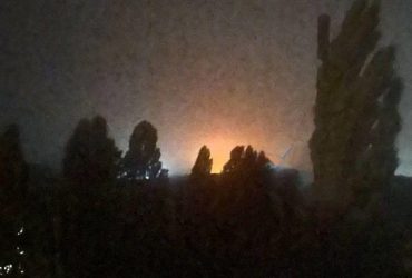 Нічні хлопки: в окупованому Шахтарську спалахнула нафтобаза (відео)