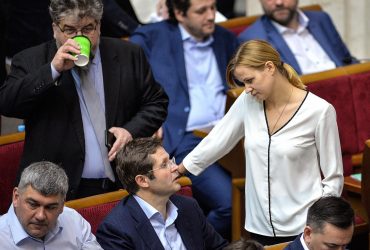 Отдых на Кипре: Холодова исключили из партии Слуга народа