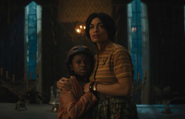 "Маєток з привидами", "Батько", "Павутиння" і "Тиха дівчинка": що подивитися на вихідних