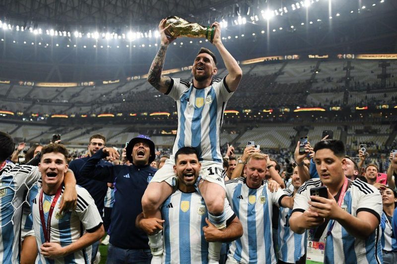 Ліонель Мессі з Аргентиною став переможцем ЧС-2022 / фото twitter.com/Argentina Ліонель Мессі з Аргентиною став переможцем ЧС-2022 / фото twitter.com/Argentina