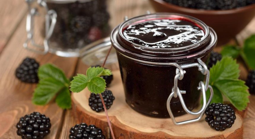 Бабуся поділилася рецептом варення з ожини: готується всього 5 хвилин