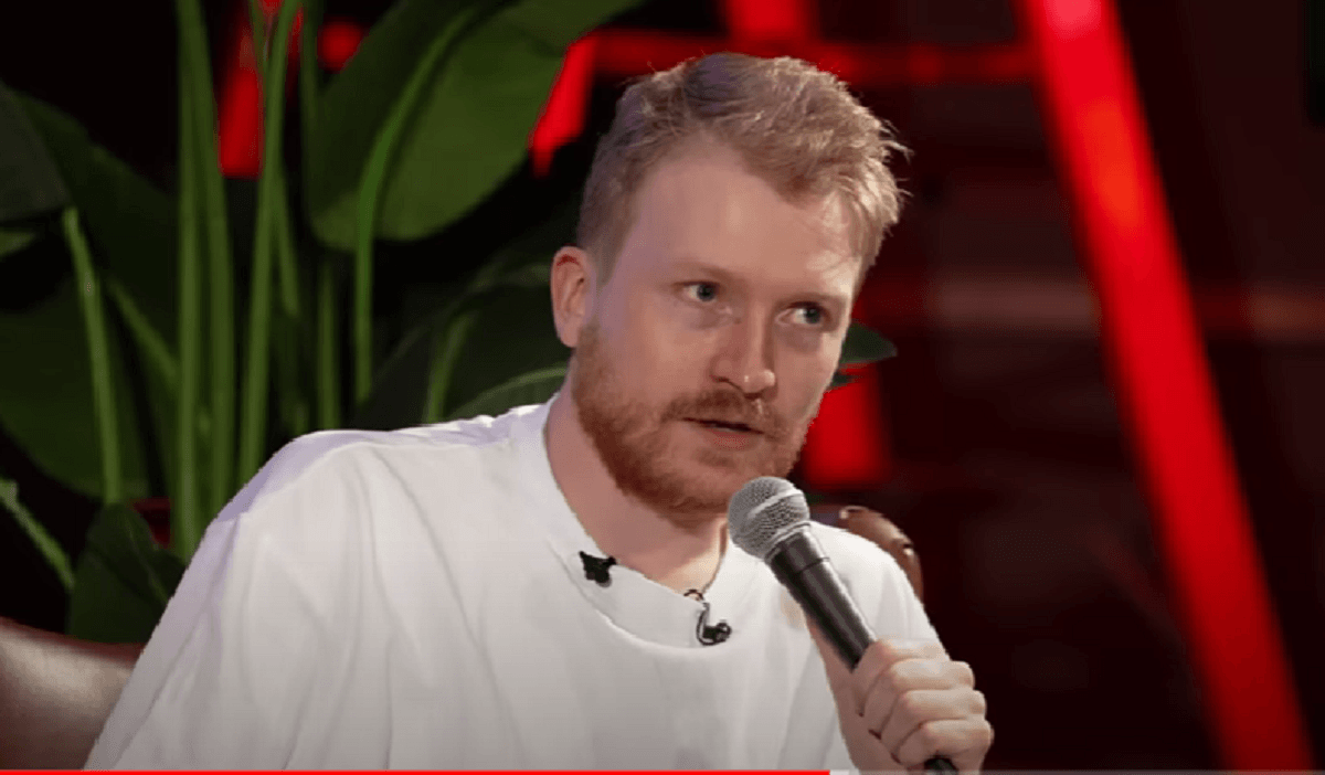 Данило поперечний поспішив виправдатися за жарт про Ізюм / скріншот YouTube Данило поперечний поспішив виправдатися за жарт про Ізюм / скріншот YouTube
