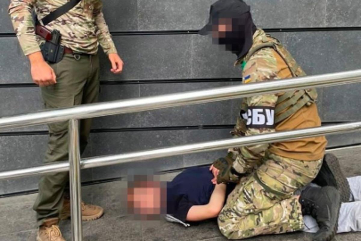 Затримані навідники ударів росіян по Харкову / фото t.me/SBUkr Затримані навідники ударів росіян по Харкову / фото t.me/SBUkr