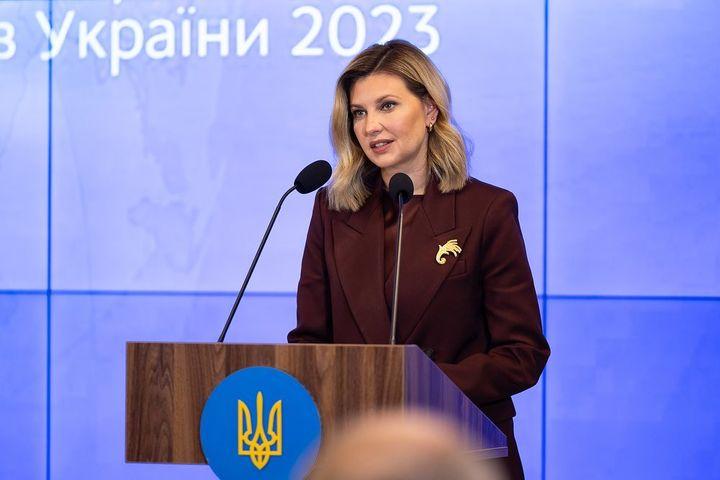 Олена Зеленська показалася в стильному костюмі / instagram.com/olenazelenska_official Олена Зеленська показалася в стильному костюмі / instagram.com/olenazelenska_official