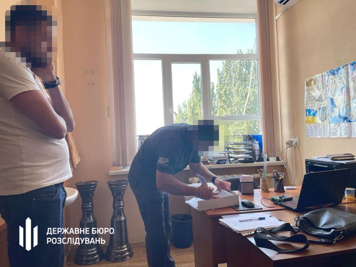 Воєнкома викрили на організації схем для свого оточення та допомозі криміналітету - ДБР Воєнкома викрили на організації схем для свого оточення та допомозі криміналітету - ДБР