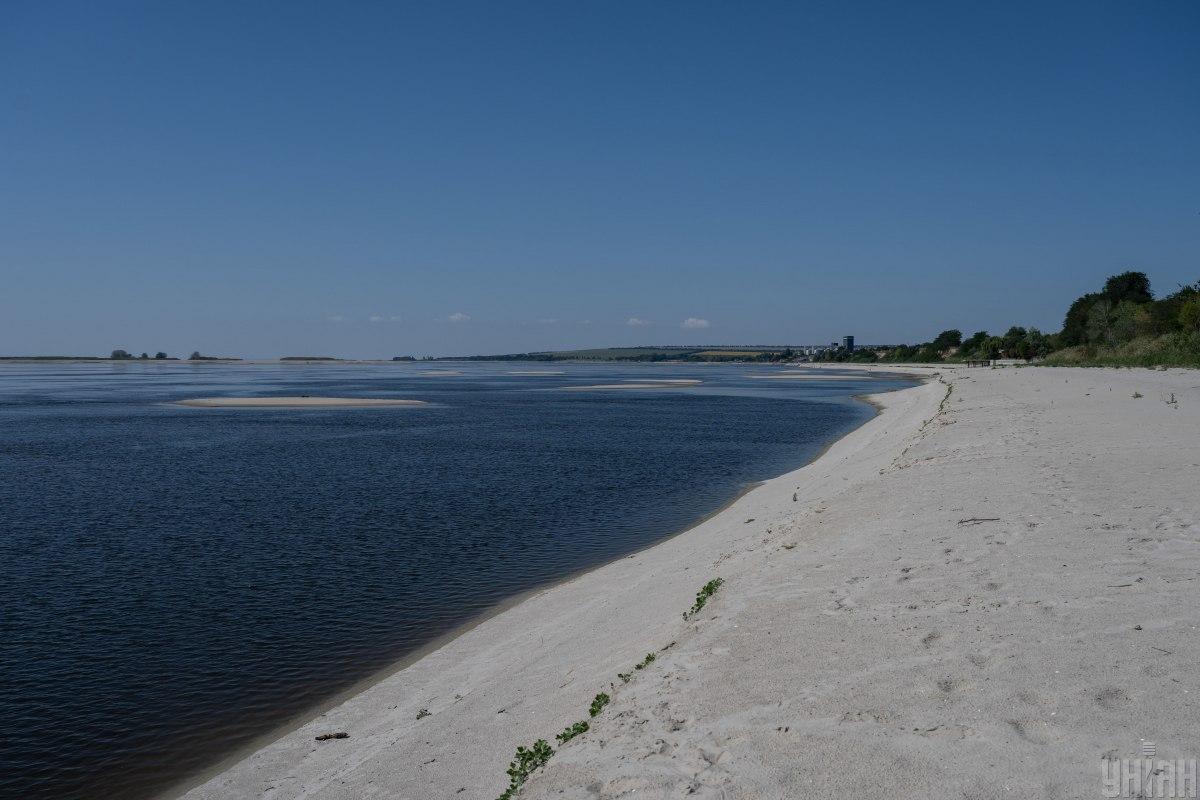 Каховское "море" наполняется водой, повторяя тысячелетний природный цикл / фото Вячеслав Ратинский, УНИАН Каховское "море" наполняется водой, повторяя тысячелетний природный цикл / фото Вячеслав Ратинский, УНИАН