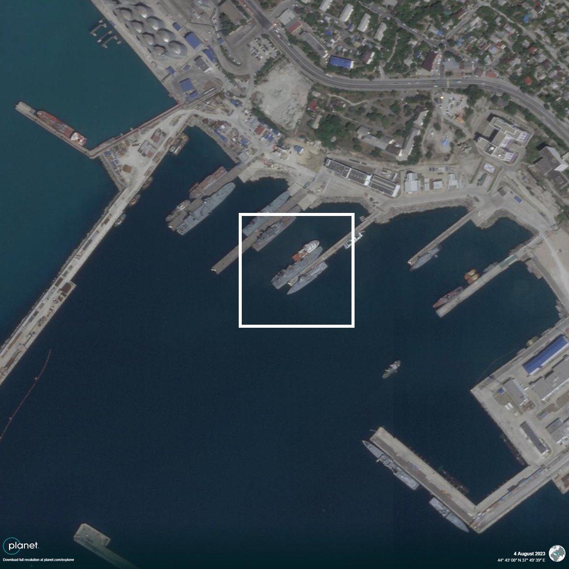 Россияне добуксовали корабль до порта Новороссийска / фото t.me/DeepStateUA Россияне добуксовали корабль до порта Новороссийска / фото t.me/DeepStateUA