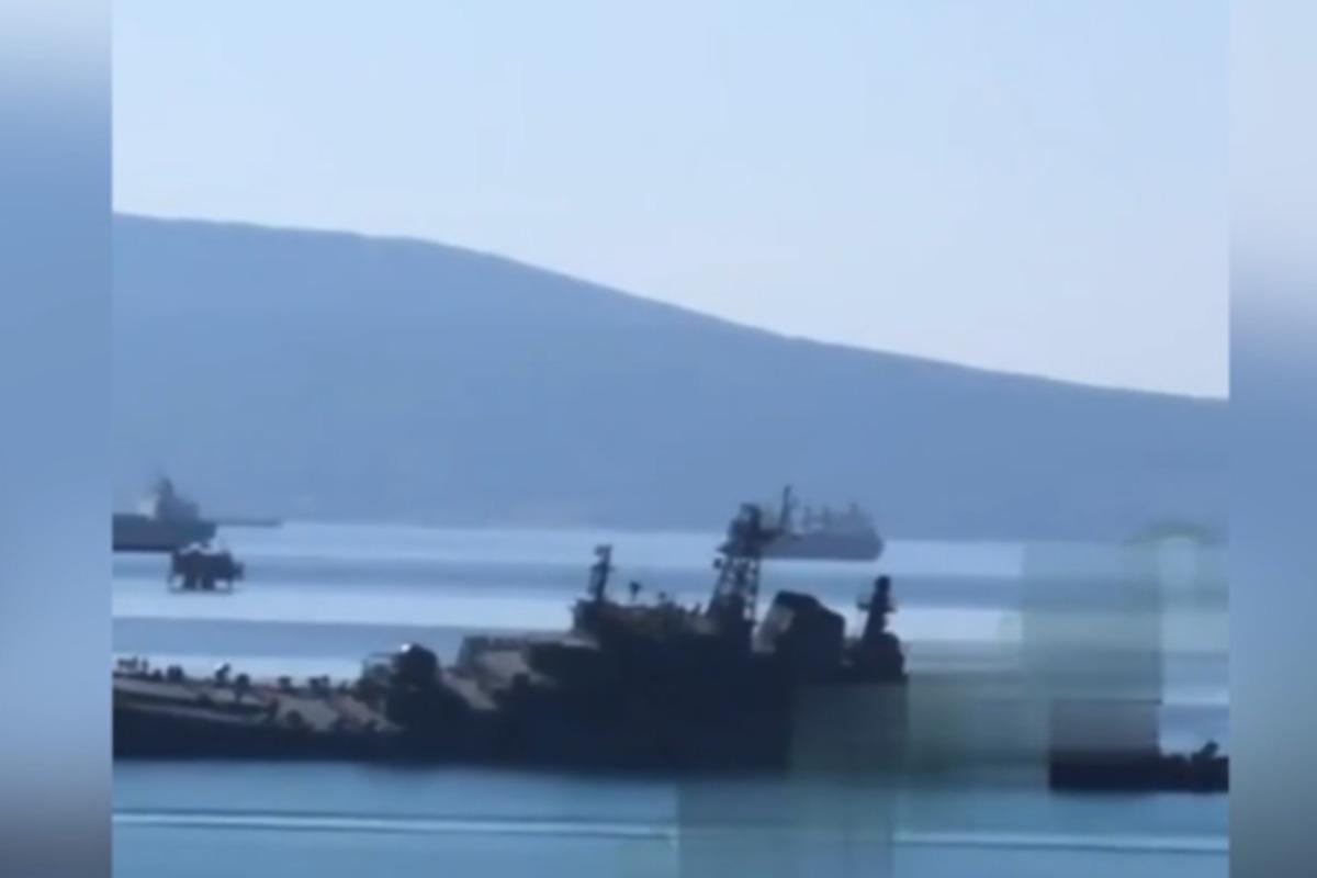 В ВМС подтвердили атаку на корабль РФ "Оленегорский горняк" / фото скриншот видео В ВМС подтвердили атаку на корабль РФ "Оленегорский горняк" / фото скриншот видео