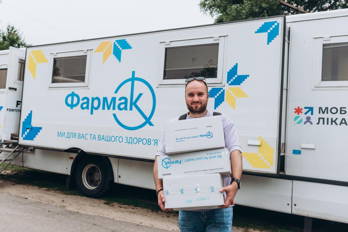 Турбота про здоров’я постраждалих від окупації: 'Фармак' втретє підтримав проект 'Мобільні лікарі' Турбота про здоров’я постраждалих від окупації: 'Фармак' втретє підтримав проект 'Мобільні лікарі'