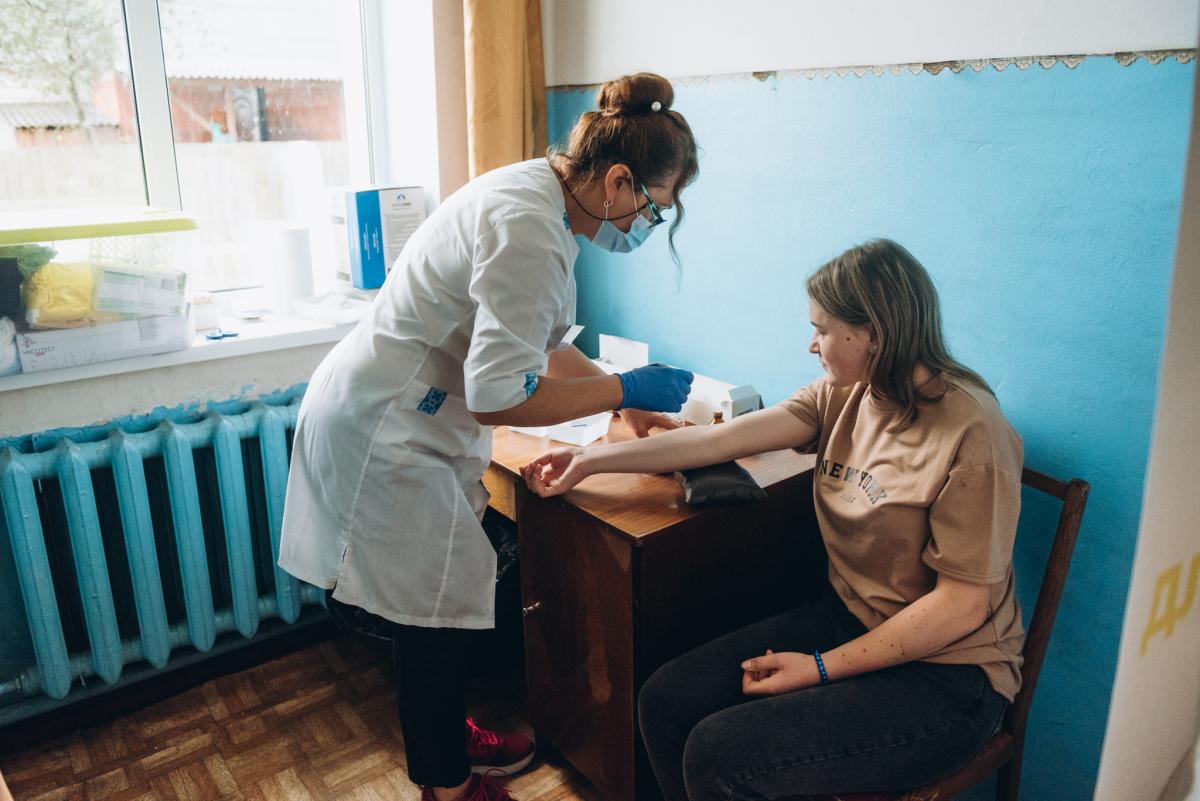 Турбота про здоров’я постраждалих від окупації: 'Фармак' втретє підтримав проект 'Мобільні лікарі' Турбота про здоров’я постраждалих від окупації: 'Фармак' втретє підтримав проект 'Мобільні лікарі'