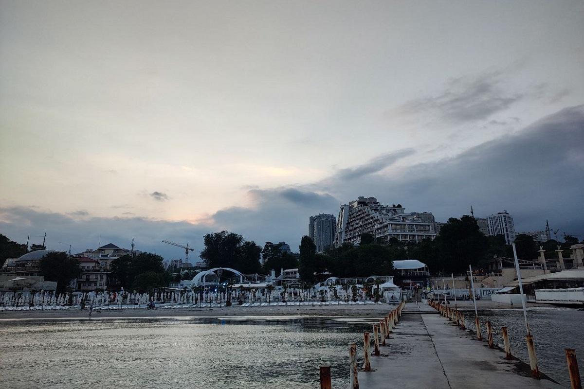 Враг обстреливает Одессу / фото УНИАН, Анастасия Горбачева Враг обстреливает Одессу / фото УНИАН, Анастасия Горбачева