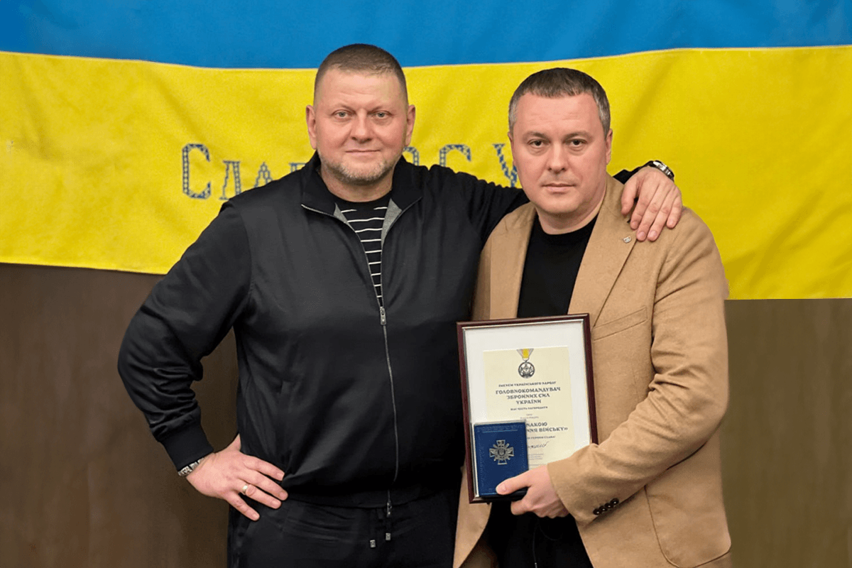 За спільний проект з Силами логістики ЗСУ - Андрій Мацола отримав нагороду від Залужного За спільний проект з Силами логістики ЗСУ - Андрій Мацола отримав нагороду від Залужного