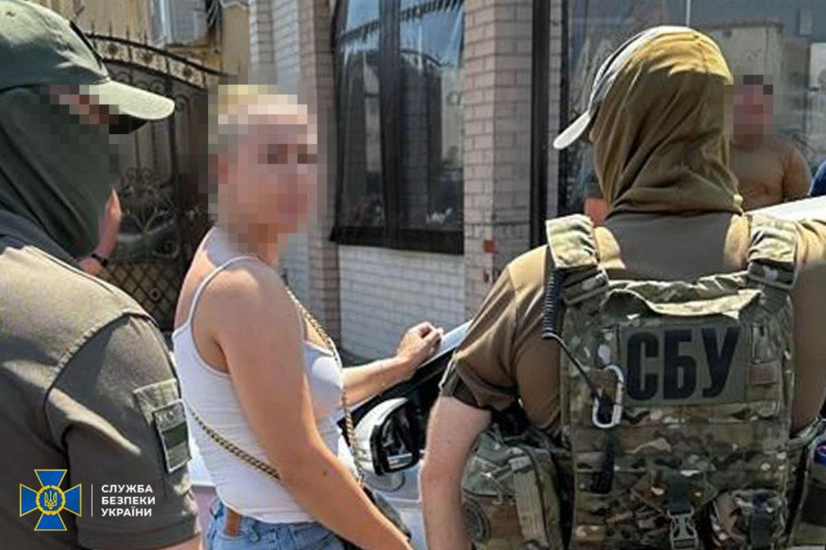 Одна из организаторов схемы является пылкой поклонницей рашизма / фото facebook.com/ssu.odesa Одна из организаторов схемы является пылкой поклонницей рашизма / фото facebook.com/ssu.odesa