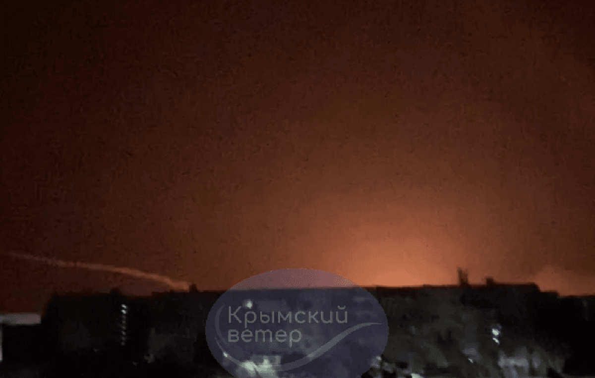 У Криму лунають вибухи / Скриншот У Криму лунають вибухи / Скриншот