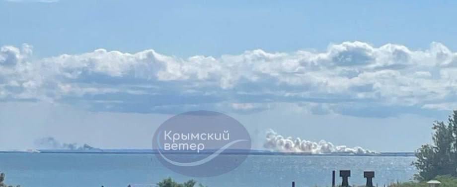 Кримський міст повторно атакували / фото "Кримський вітер" Кримський міст повторно атакували / фото "Кримський вітер"