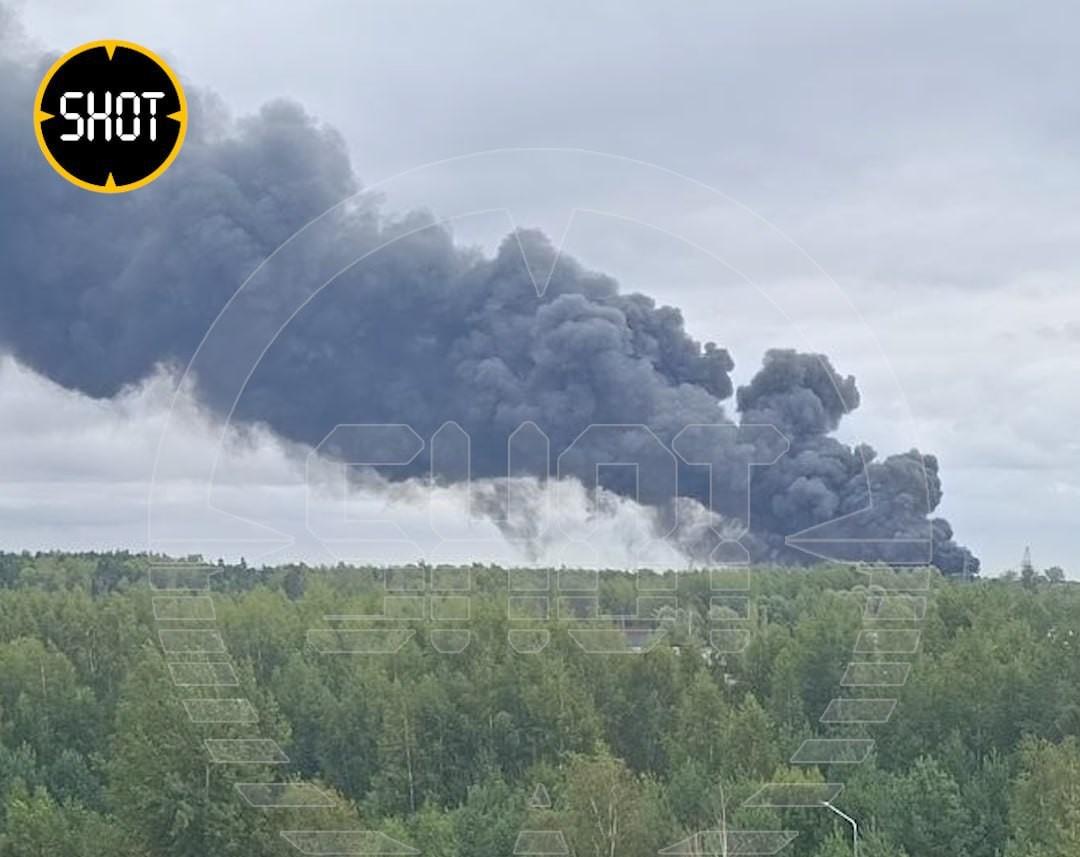 Под Москвой бушует мощный пожар / SHOT Под Москвой бушует мощный пожар / SHOT