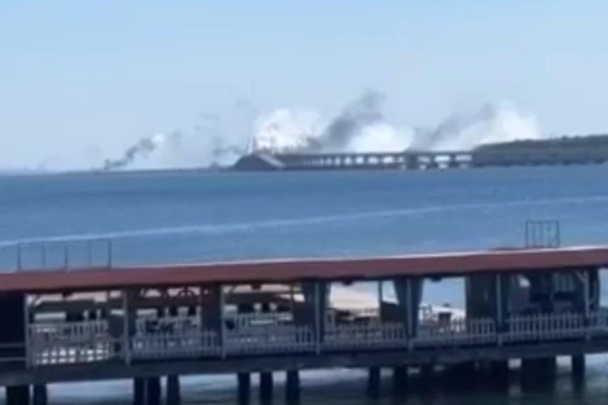 Крымский мост уже не раз подвергался атакам / скриншот