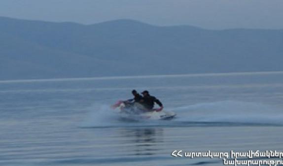 Раніше про загибель чоловіка у озері Севан повідомляли вірменські ЗМІ / фото Служба порятунку МВД Вірменії Раніше про загибель чоловіка у озері Севан повідомляли вірменські ЗМІ / фото Служба порятунку МВД Вірменії