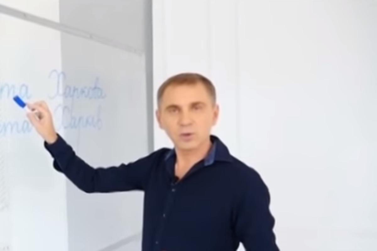 Александр Авраменко объяснил, как правильно согласовывать общие названия с собственными / коллаж УНИАН, скриншот с видео, фото pixabay.com / скриншот Александр Авраменко объяснил, как правильно согласовывать общие названия с собственными / коллаж УНИАН, скриншот с видео, фото pixabay.com / скриншот