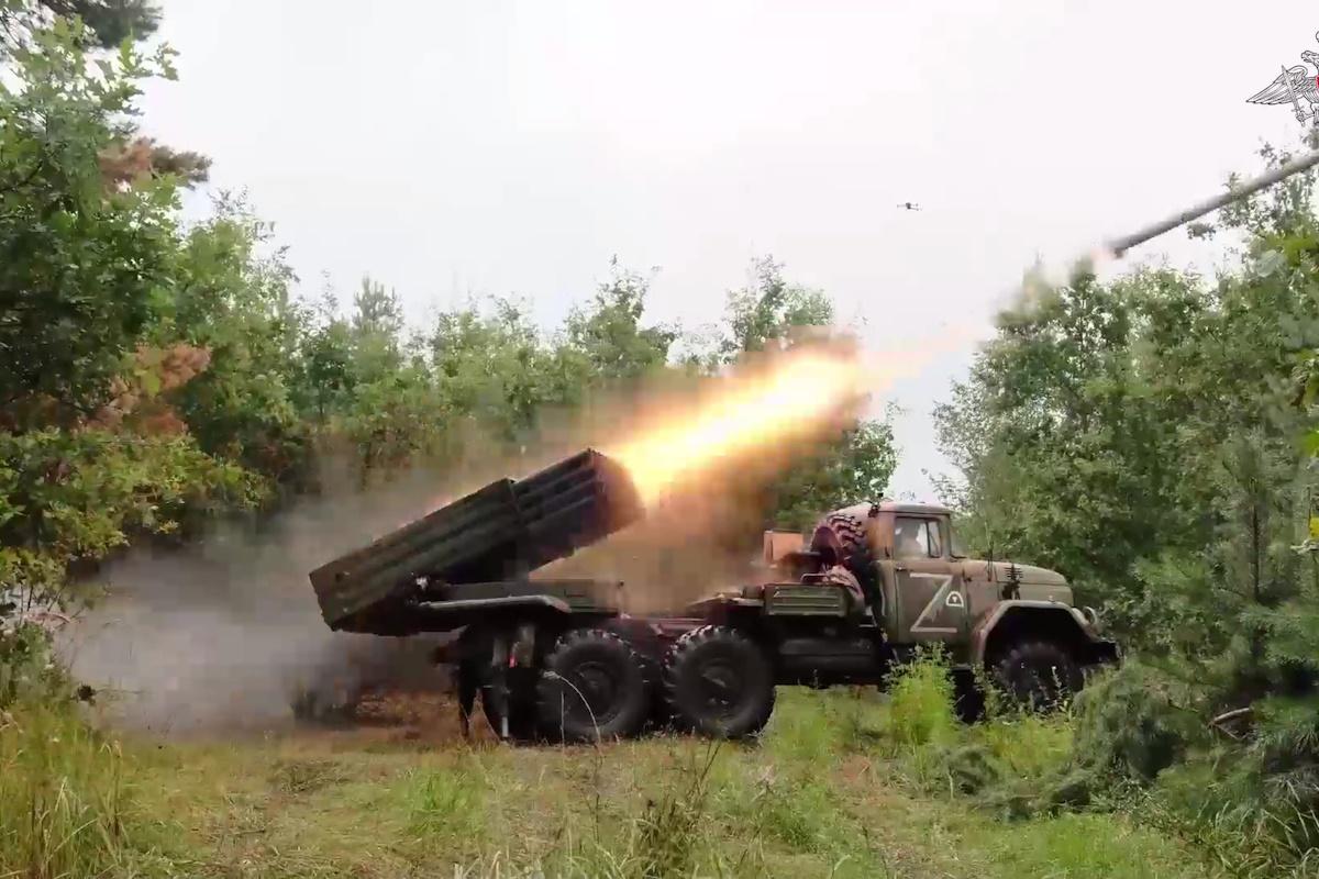 Окупанти гатили по Херсонщині з різних видів озброєння / скріншот Окупанти гатили по Херсонщині з різних видів озброєння / скріншот