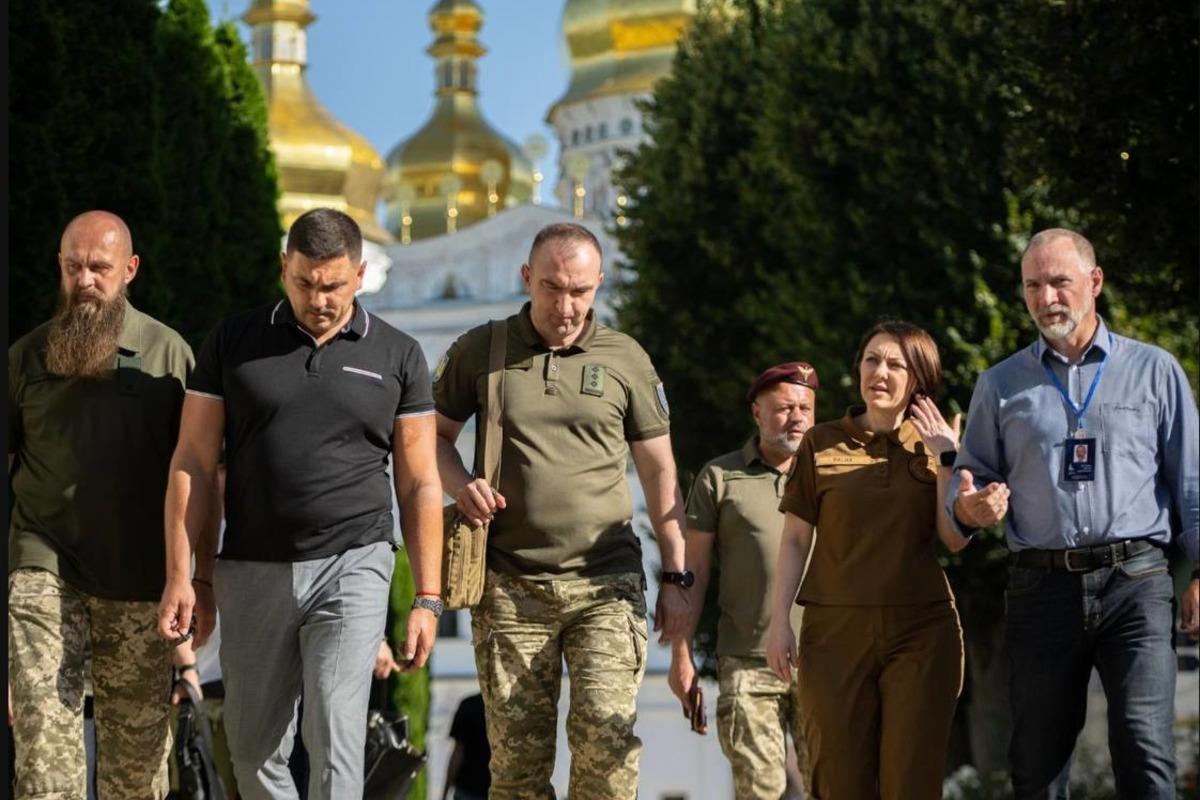 Бойцы ВСУ будут проходить духовную реабилитацию в Лавре под руководством военных капелланов / фото t.me/annamaliar Бойцы ВСУ будут проходить духовную реабилитацию в Лавре под руководством военных капелланов / фото t.me/annamaliar